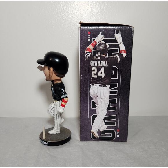 Yasmani Grandal Chicago White Sox 2022 MLB SGA Bobblehead Pre-owned - Picture 5 of 6